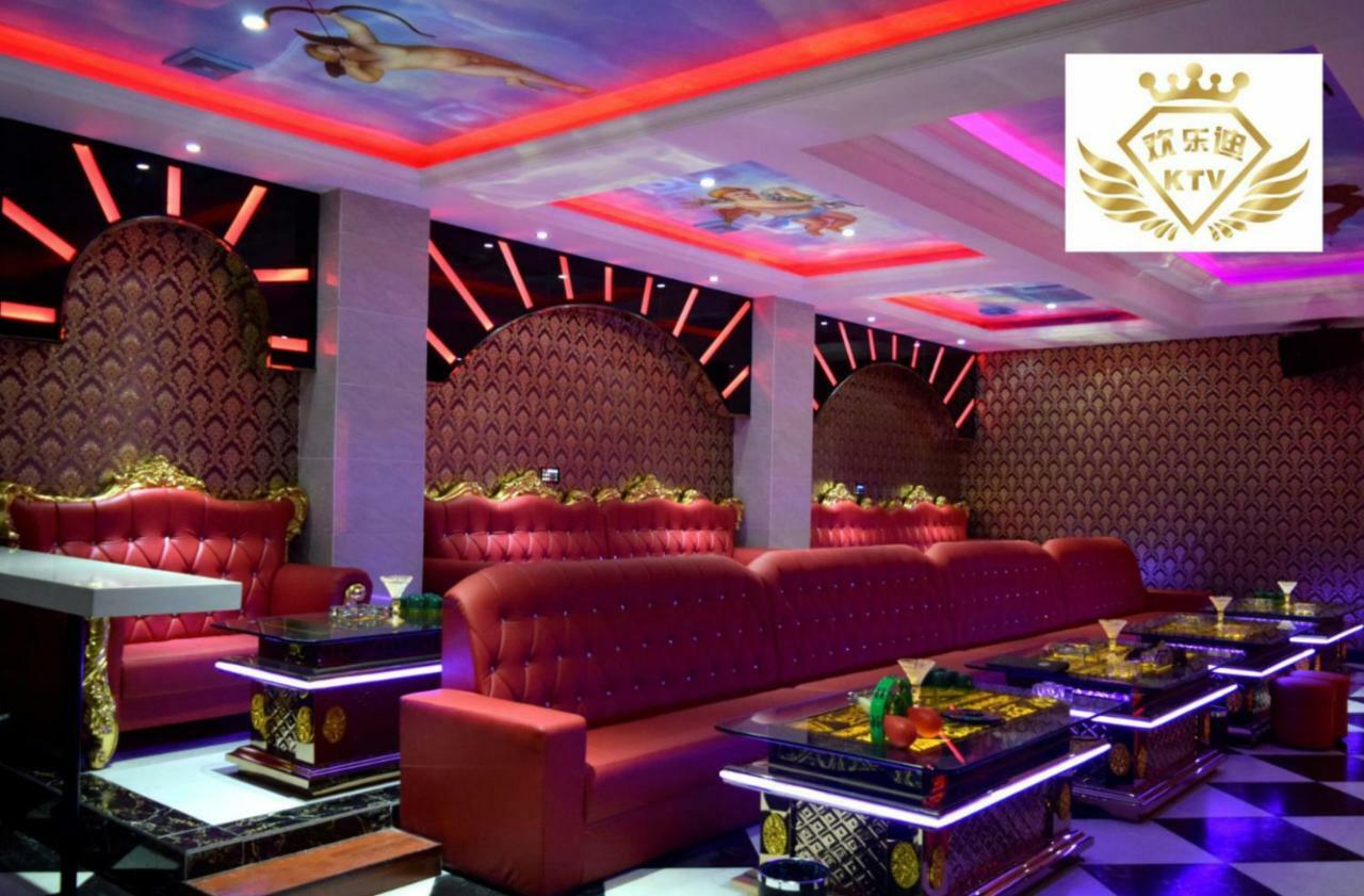 Tomorrow West Hotel Шэньчжэнь Экстерьер фото
